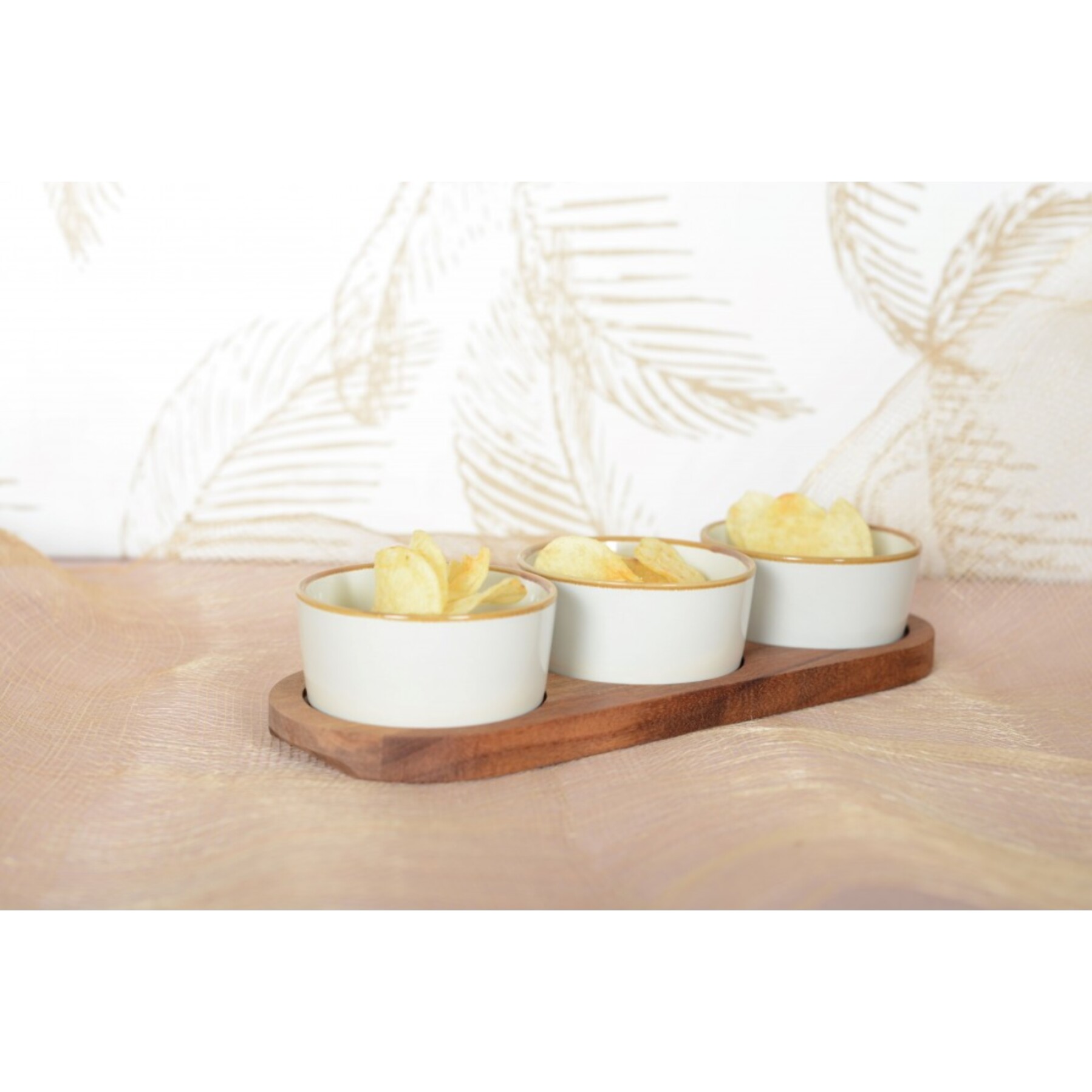 Set apéritif de 3 coupelles sur plateau en bois 29x10cm