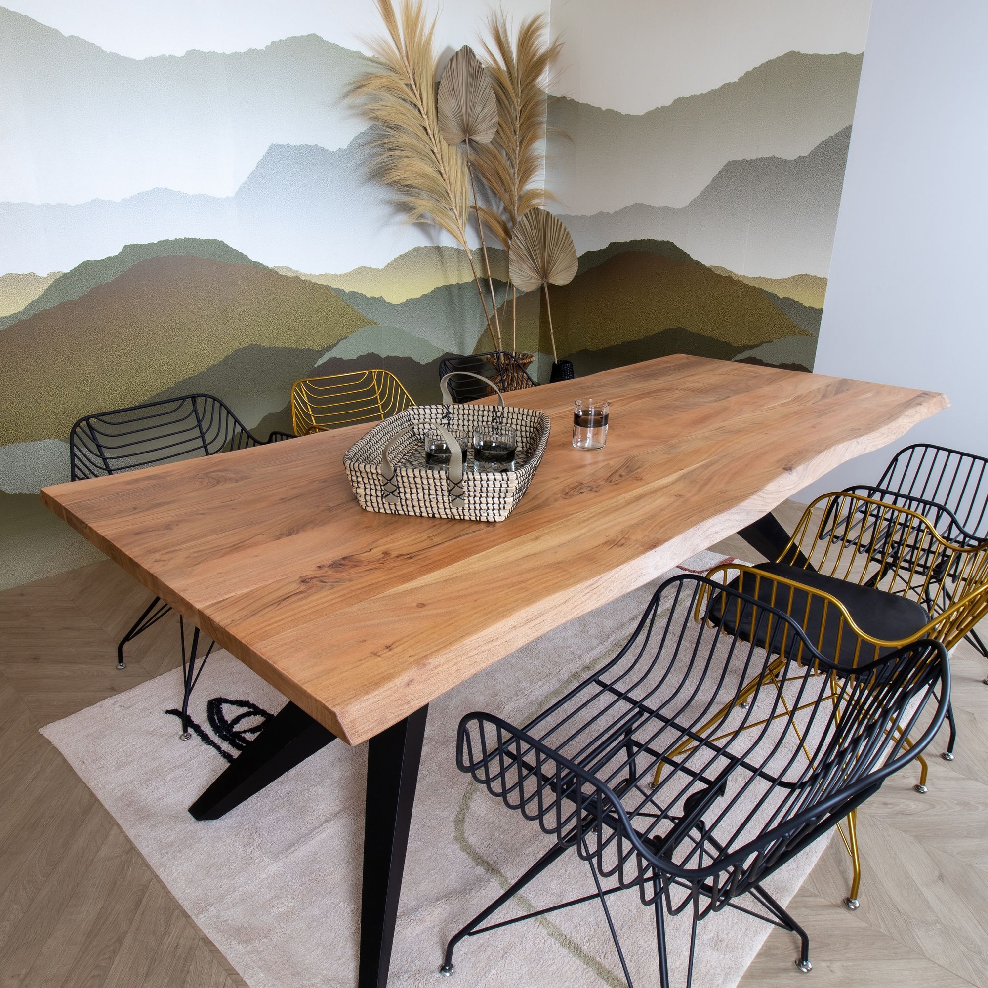 Table en bois d'acacia et pieds en métal noir 230cm HAMER