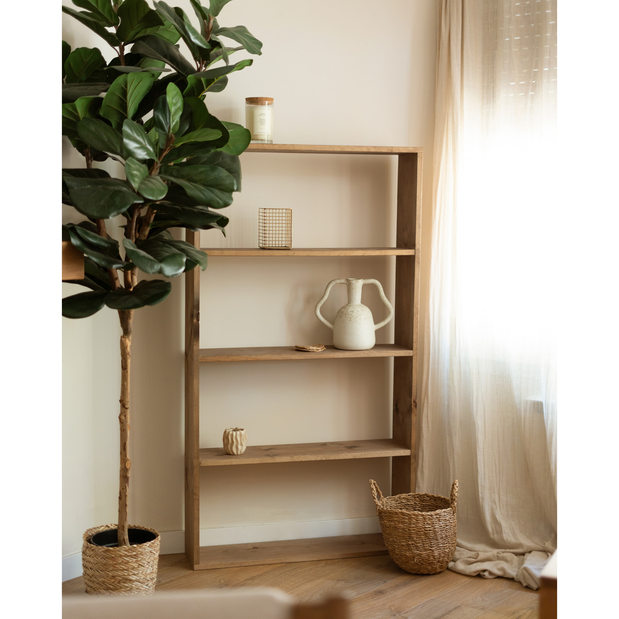 Estantería de madera maciza tono roble oscuro con 3 estantes Alto: 146 Largo: 80 Ancho: 20