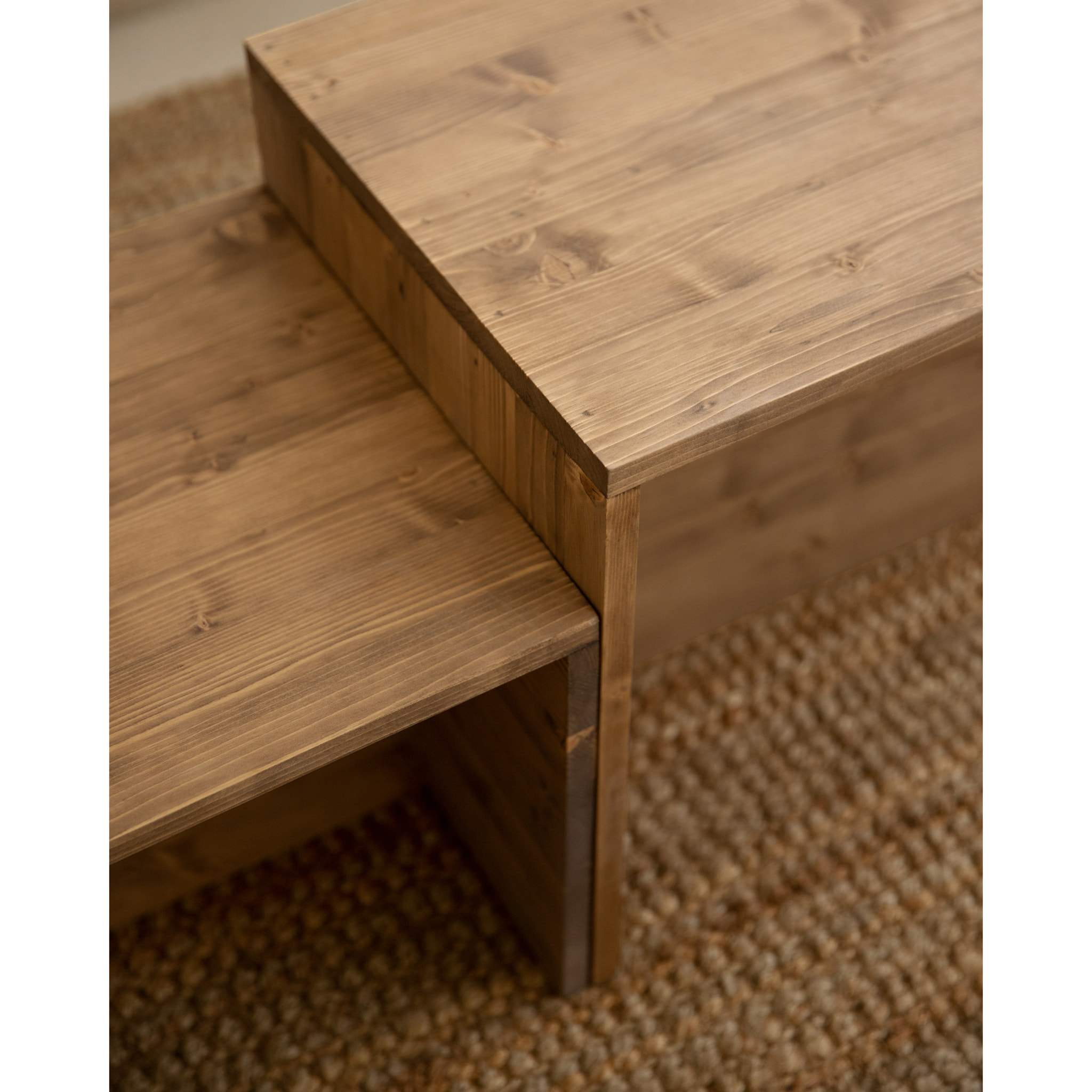 Table basse 2 pièces en bois massif ton chêne foncé 100x45cm Hauteur: 44.6 Longueur: 100 Largeur: 39