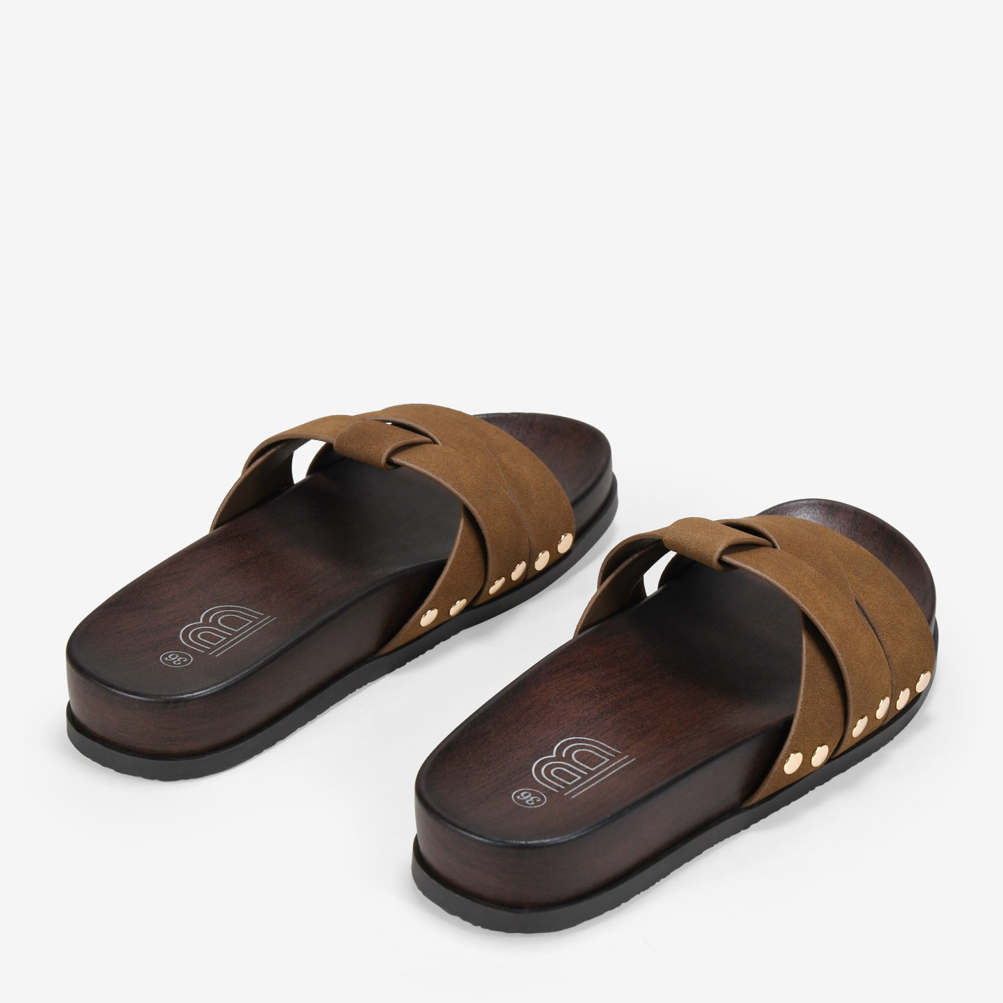 Sandalias planas marrones con suela efecto madera