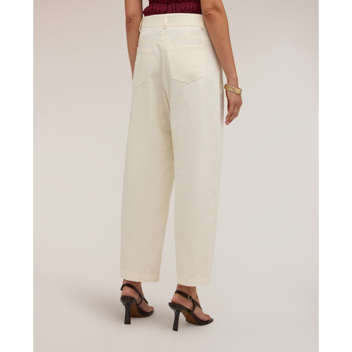 Motivi - Pantaloni cropped barrel leg in drill di cotone - Bianco