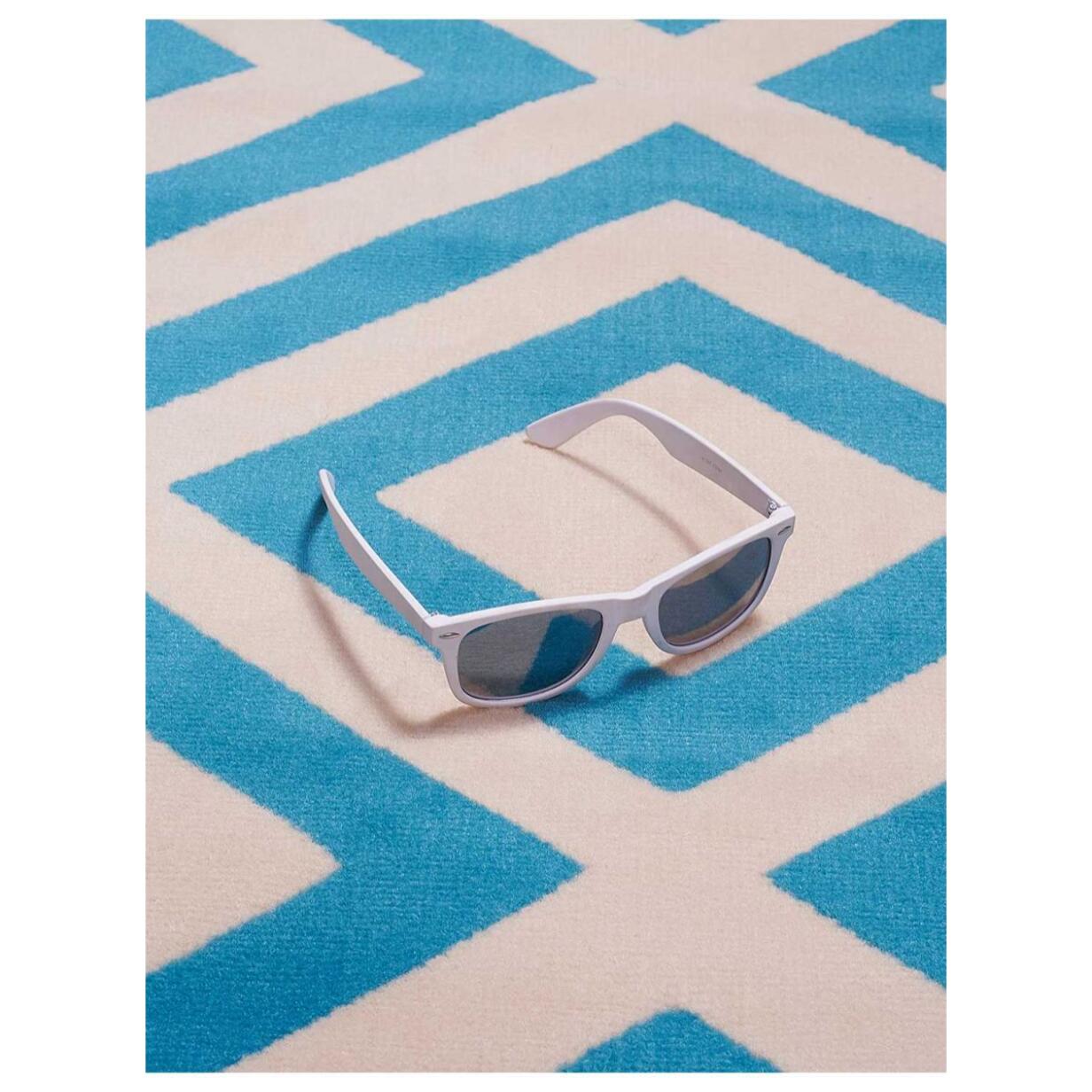 Petit tapis Begja bleu et blanc motif géométrique scandinave