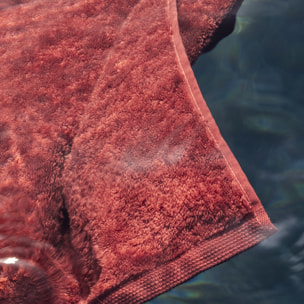 Drap de bain uni en coton peigné biologique, ESSENTIEL, Rouge Cosmos