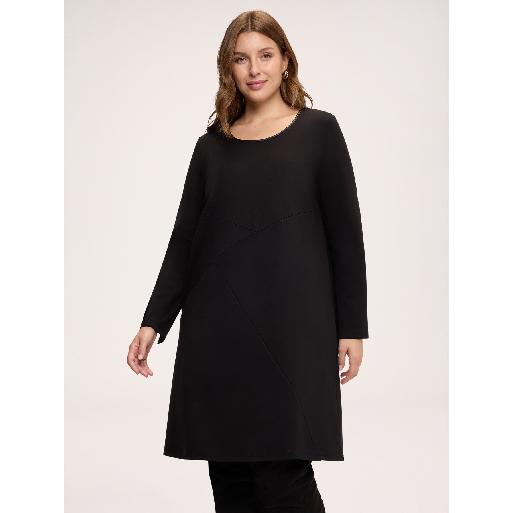 Fiorella Rubino - Vestito linea "A" in lana con cuciture - Nero