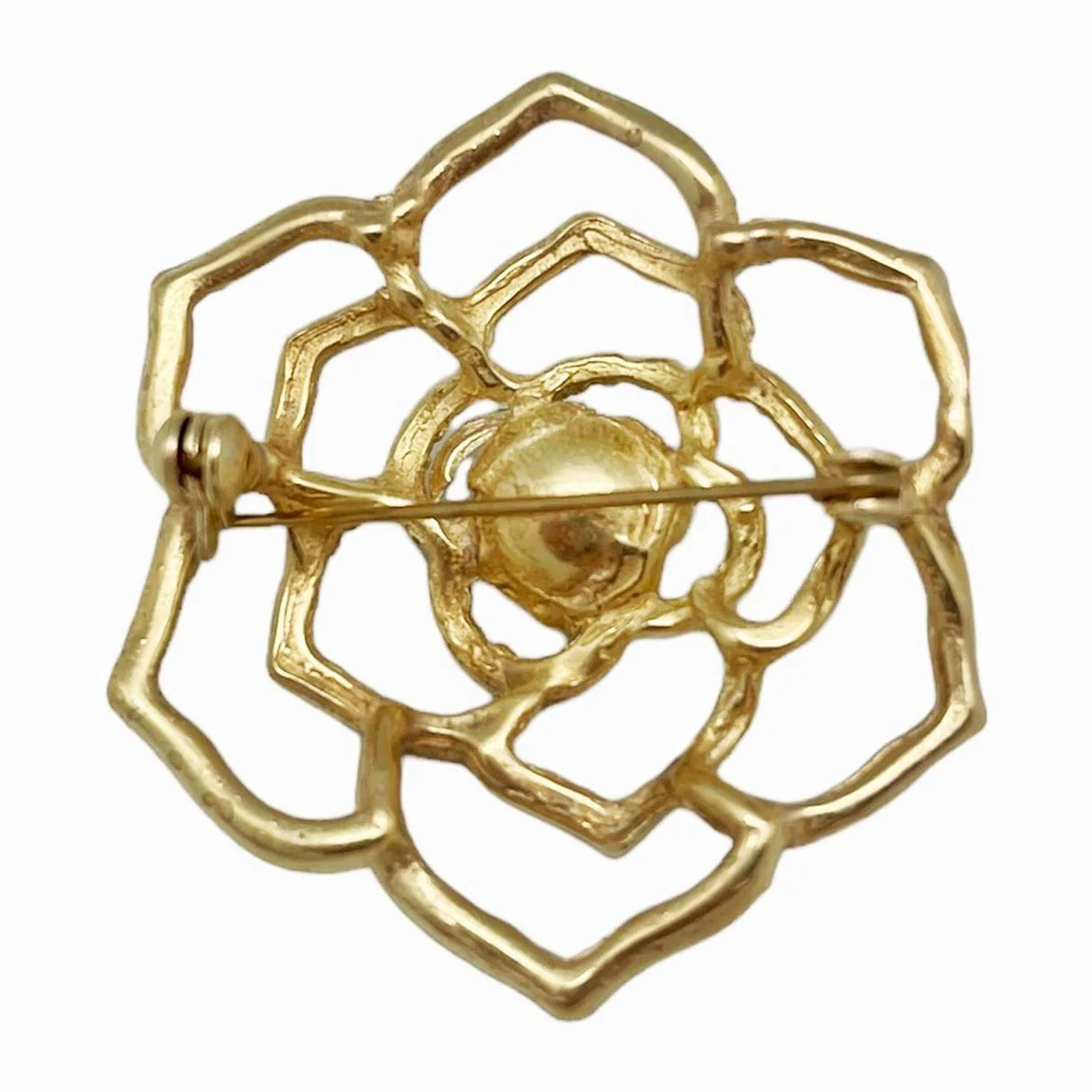 Broche cristal Sw. en color cristal zamak dorado. 4.5cm