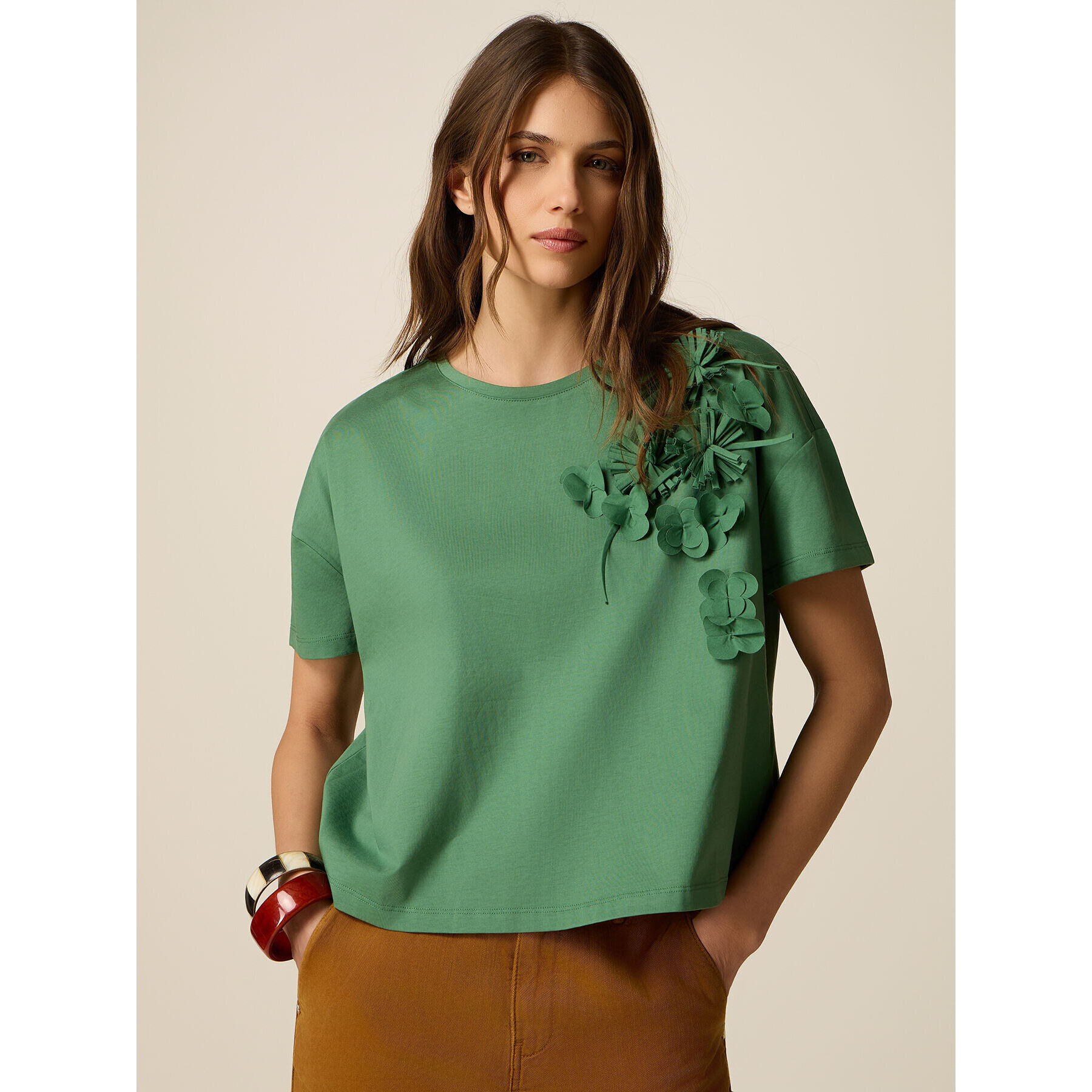 Oltre - T-shirt con applicazioni floreali - Verde