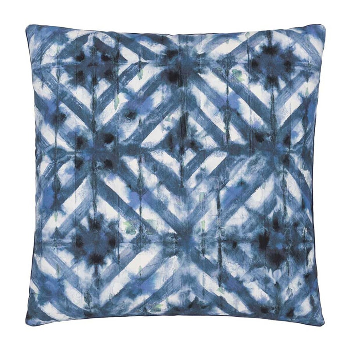 Housse de coussin imprimée en gabardine de coton, PARQUET BATIK INDIGO, Bleu indigo