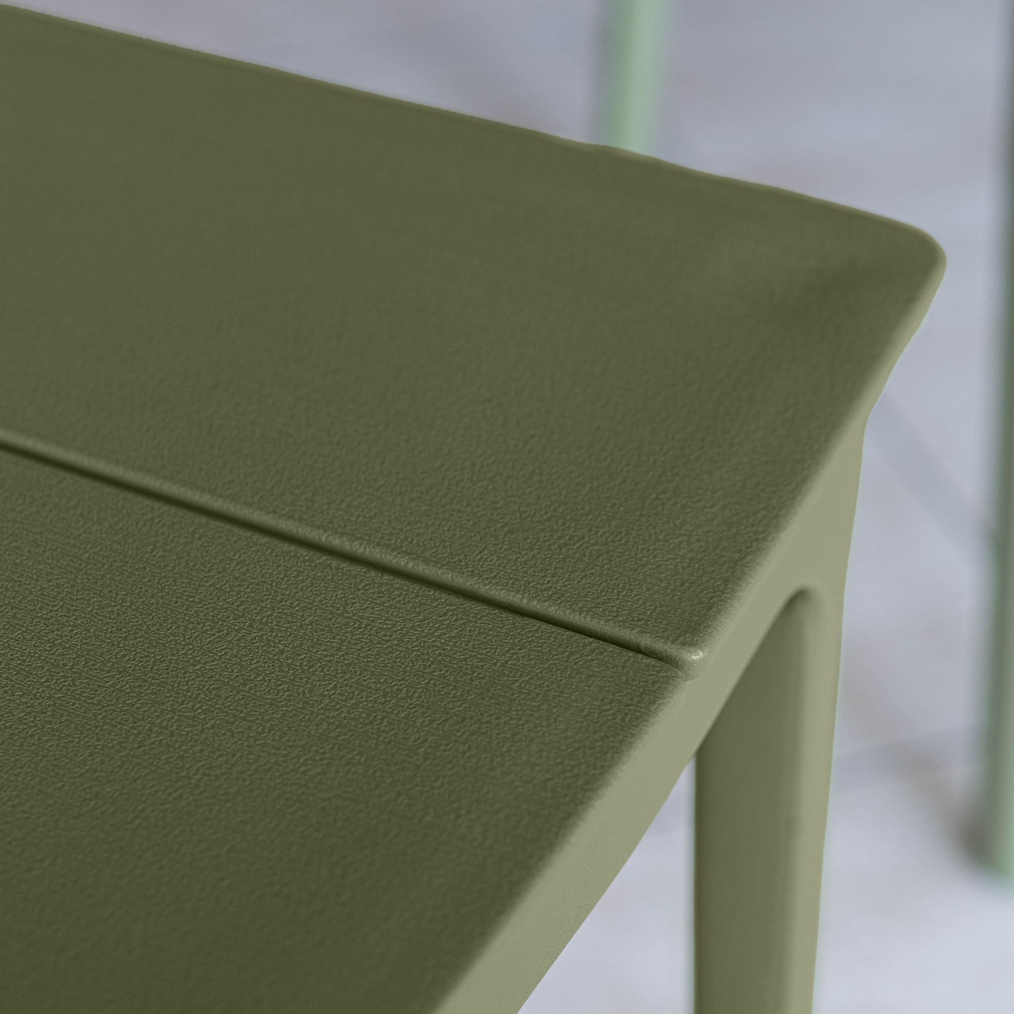 Ensemble de repas table et fauteuils en polypropylène vert 6 places PATIO