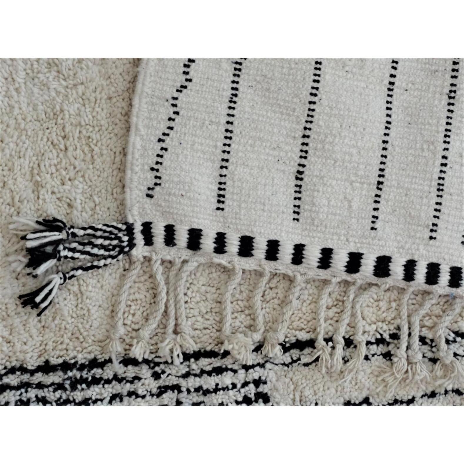 Authentique tapis berbère fait à la main en laine JEGE
