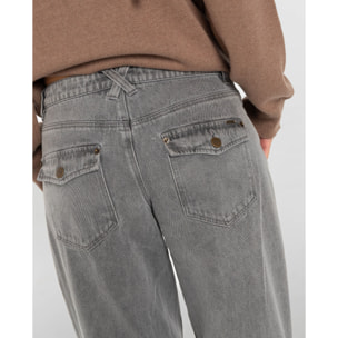 Jeans denim recto con costura delantera de mujer