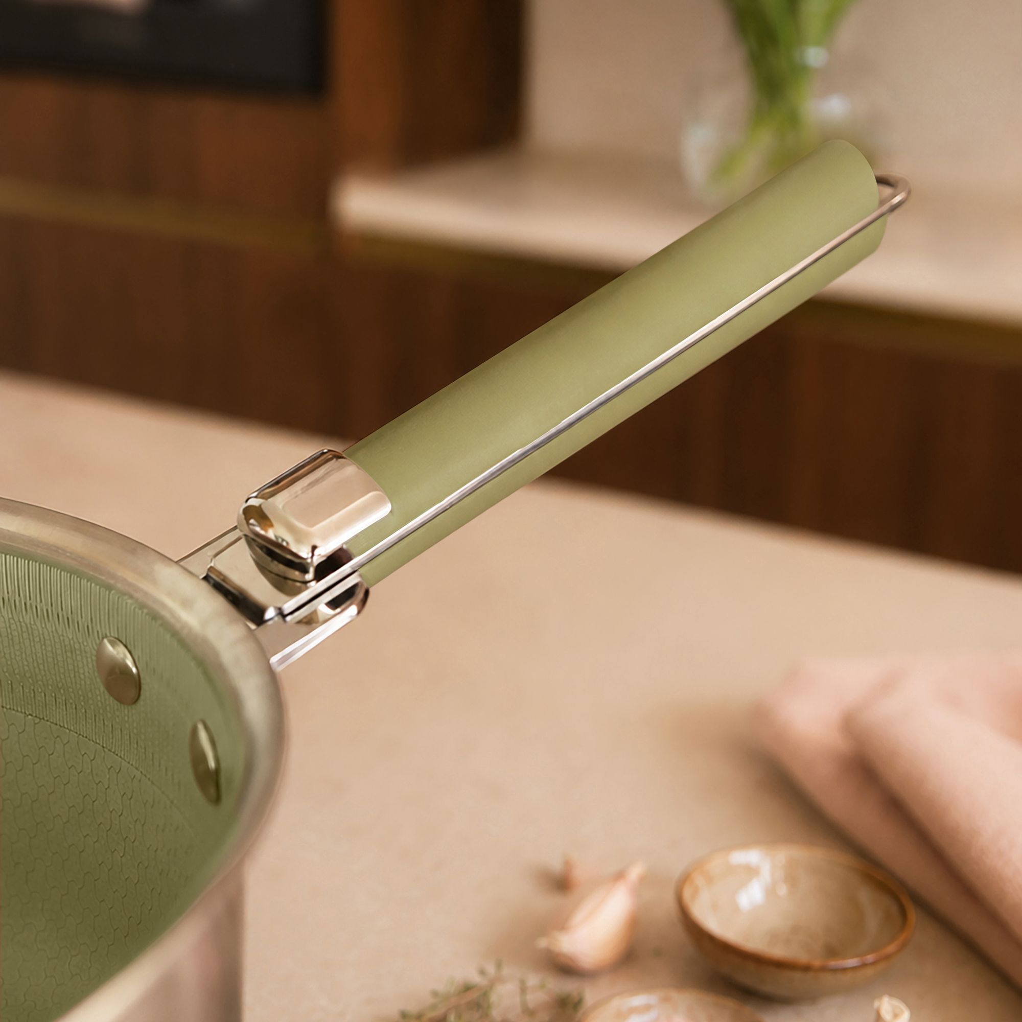 Sauteuse 24cm en acier inoxydable et manche amovible vert AGLAE