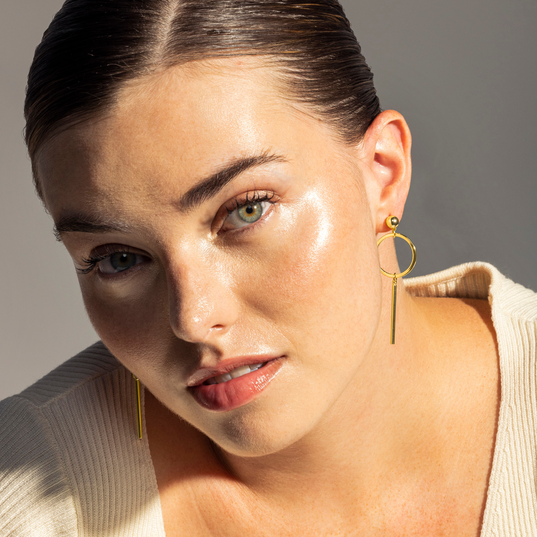 Pendientes acabados en oro amarillo de 18K - Coion