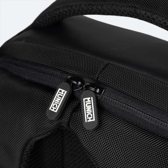 MOCHILA MUNICH SHIELD NEGRO
