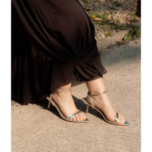 Sandalias de tacón kitten doradas con punta fina
