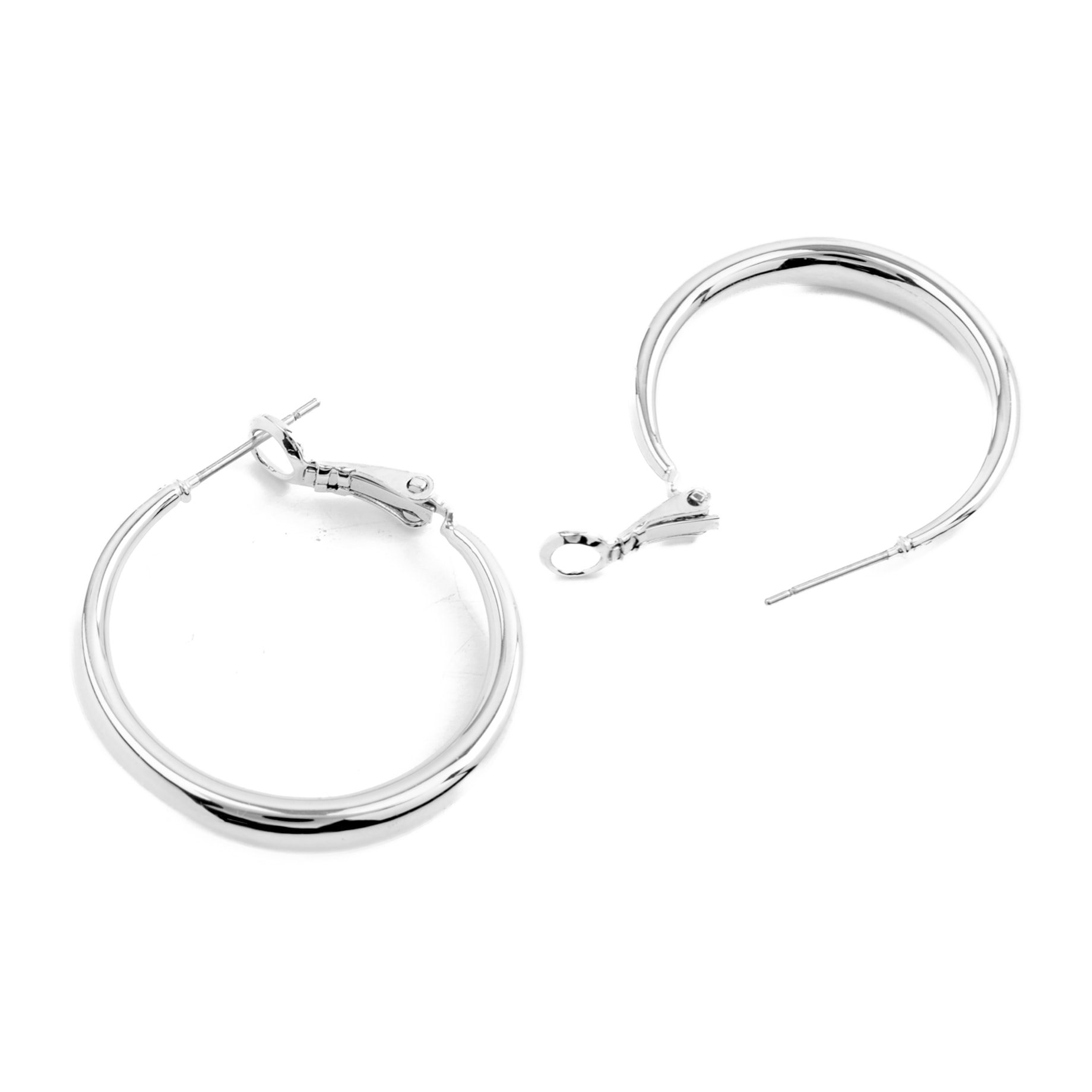 Pendientes de 28mm de diámetro acabados en rodio