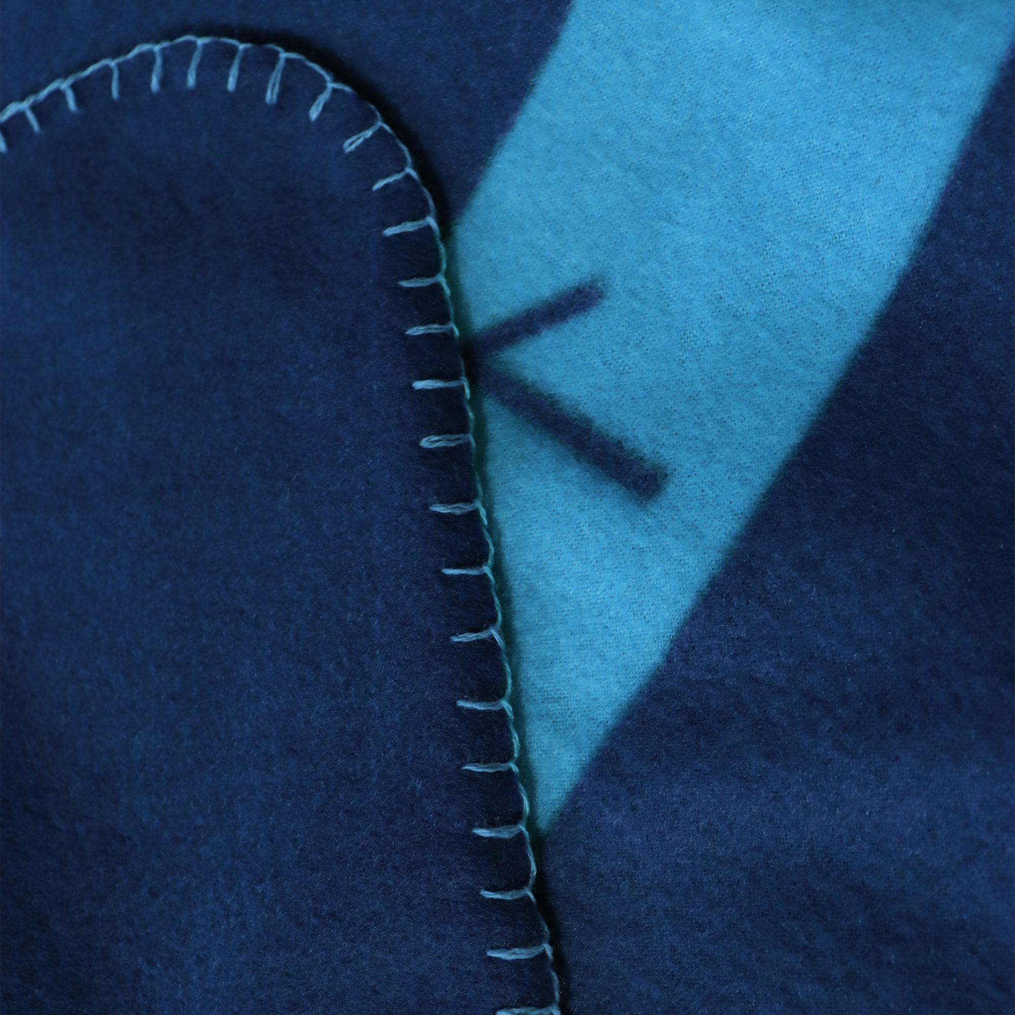 Ensemble Plaid et Coussin, OLYMPIQUE DE MARSEILLE SUPPORTERS