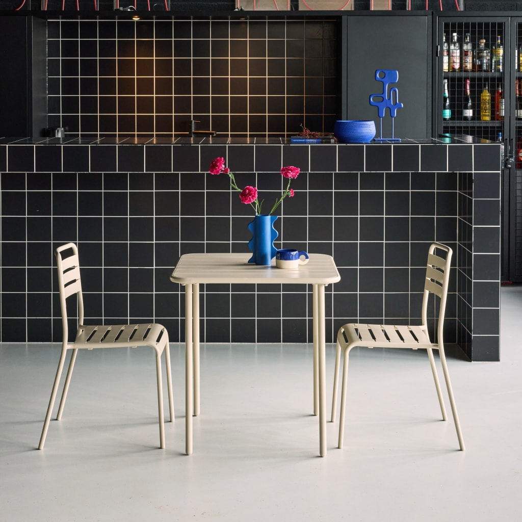 Table de jardin métal + 2 assises beige Amélia