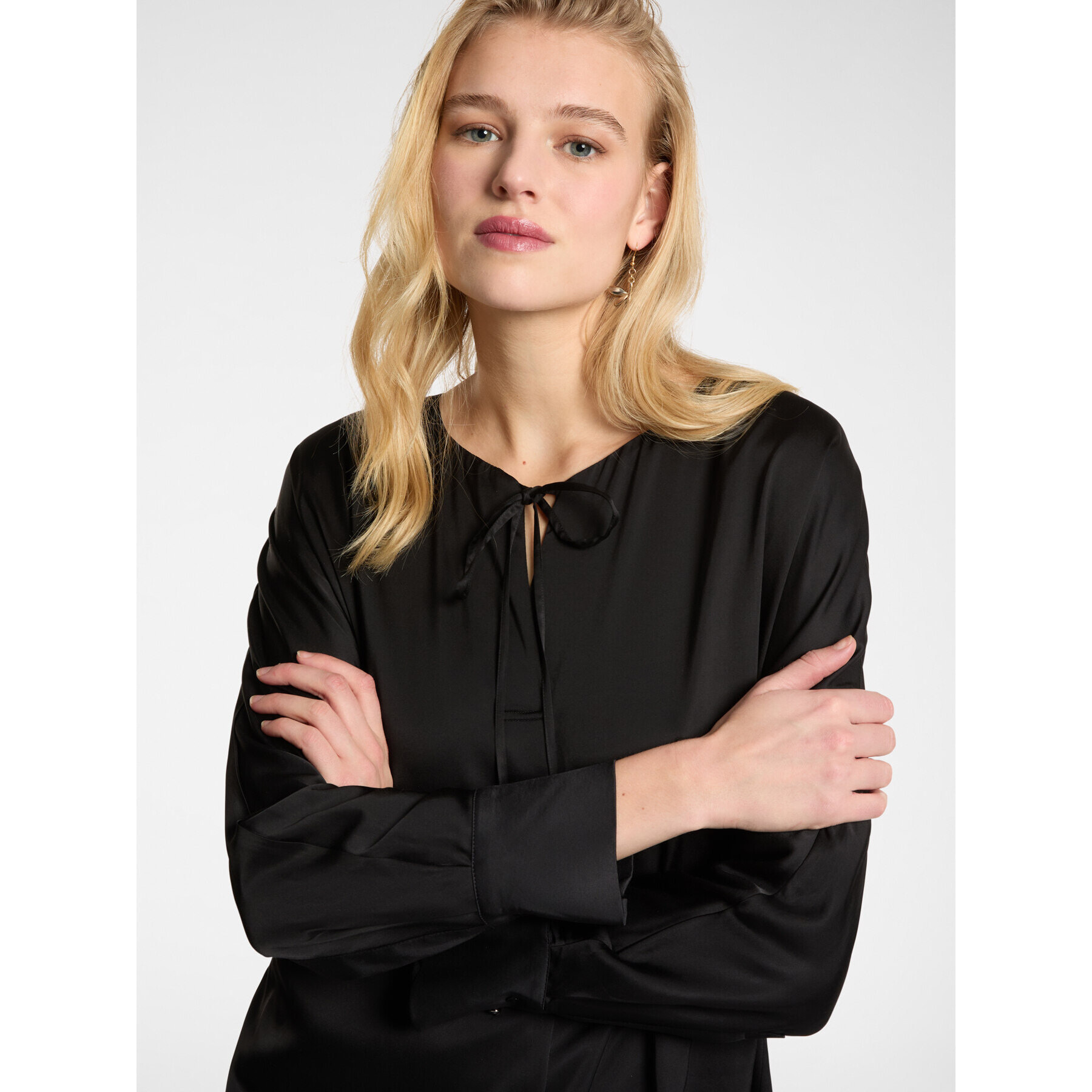 Elena Mirò - Blusa de satén de viscosa LENZING™ ECOVERO™ - Negro