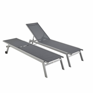 Lot de 2 bains de soleil ELSA en aluminium gris et textilène gris foncé. transats multi positions avec roulettes