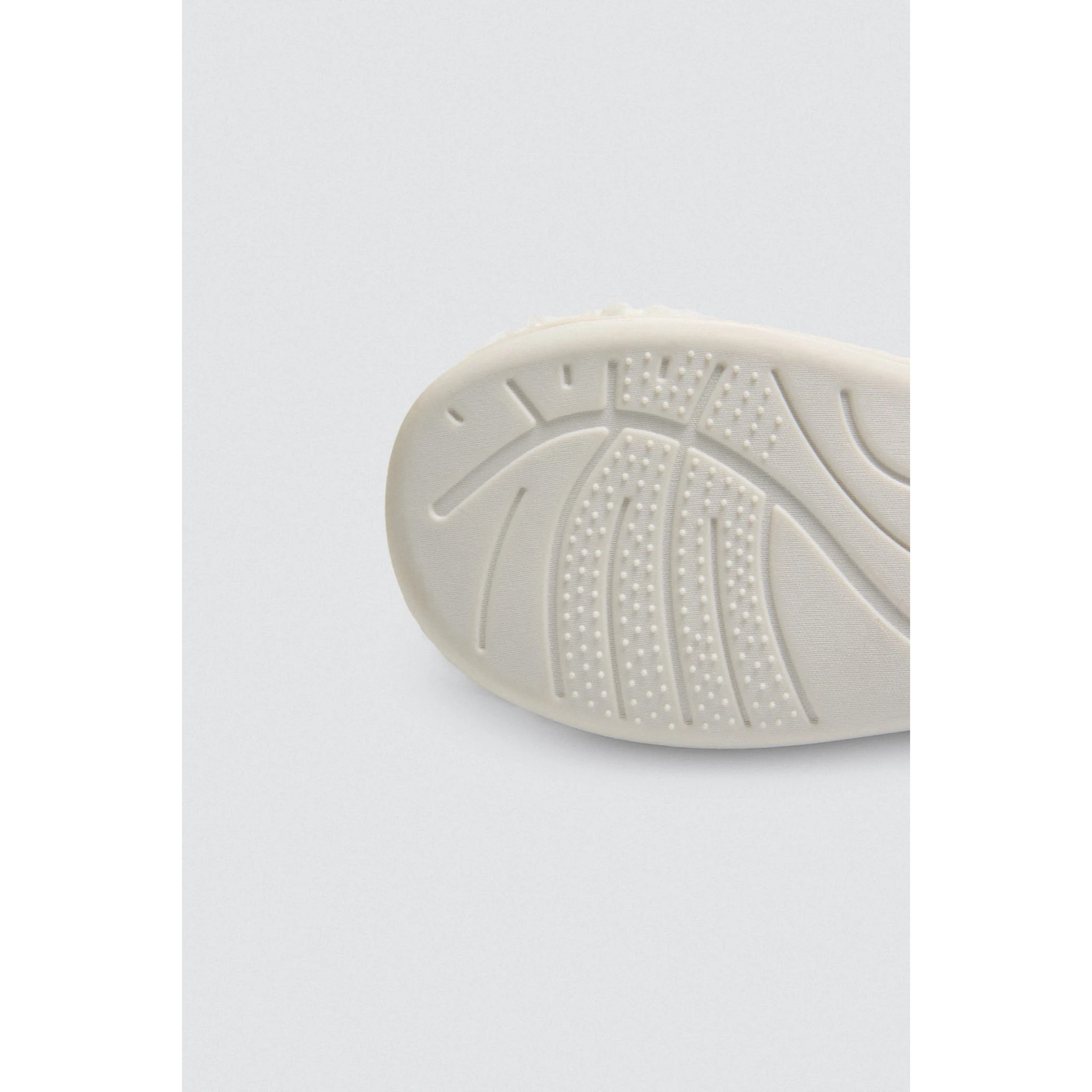 Pantofole di pelle di pecora bianca