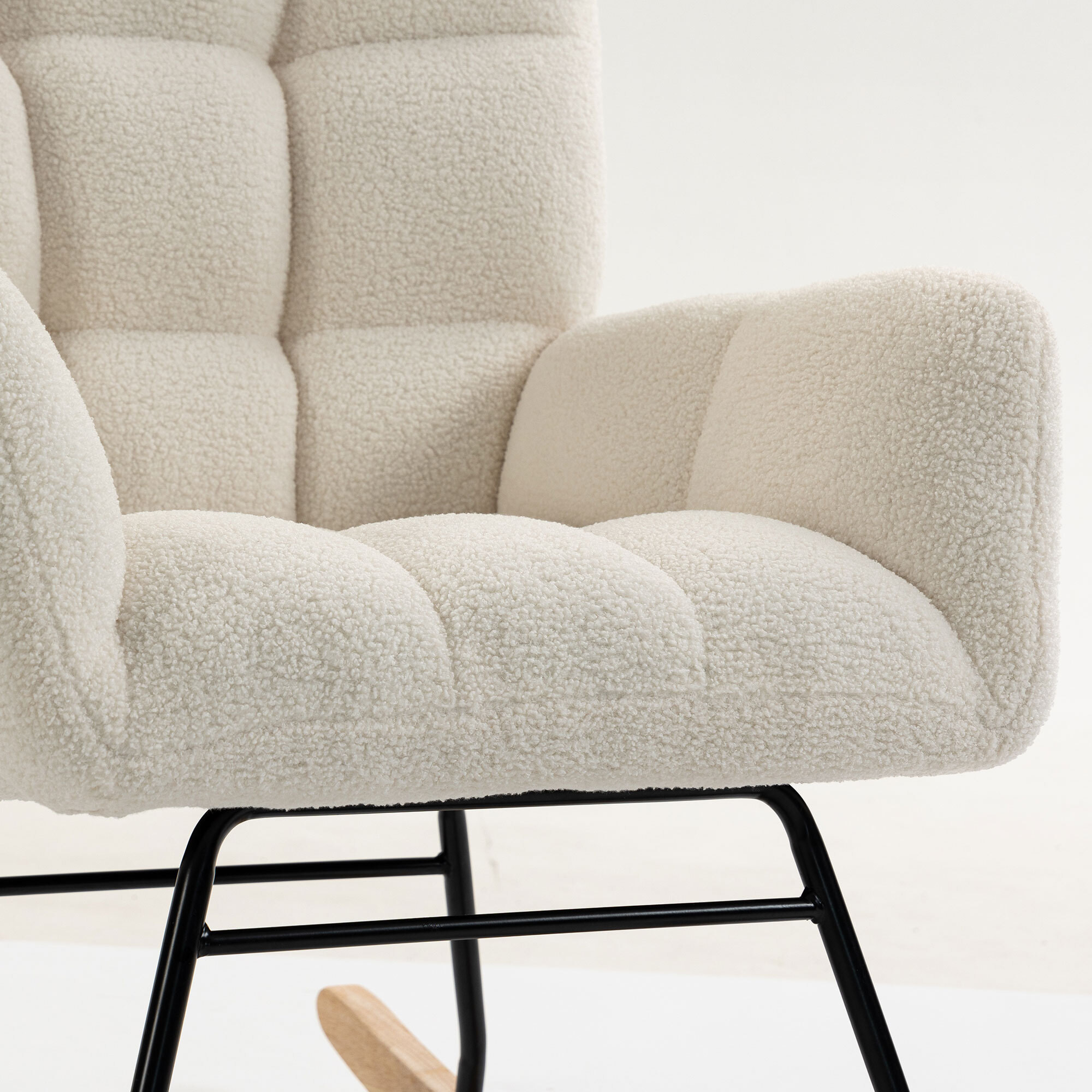 Fauteuil à bascule avec repose-pieds style nordique bouclette crème