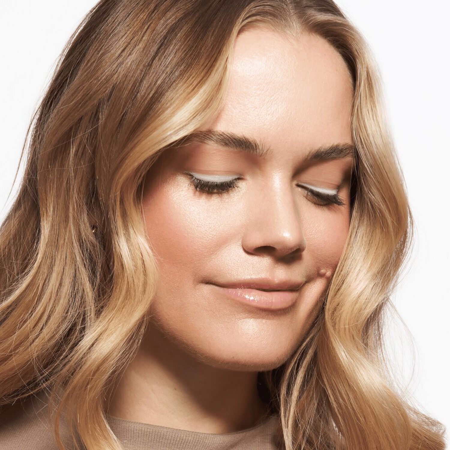 Liquid Camouflage High Coverage Concealer - Correcteur Liquide Haute Couvrance Tenue 12h