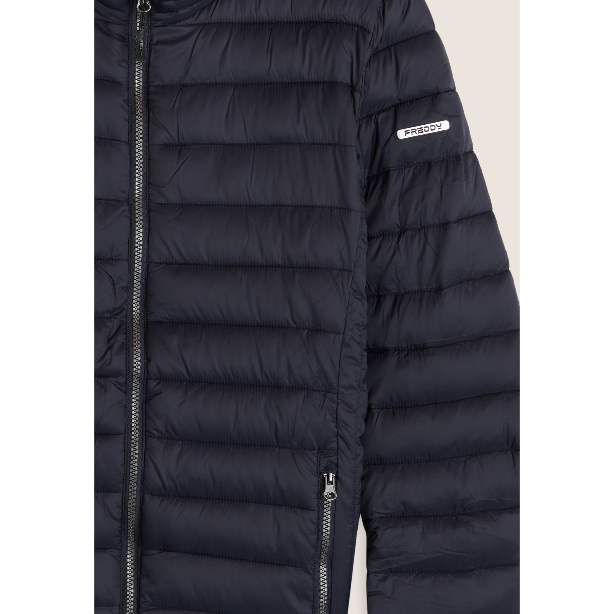 Piumino trapuntato con cappuccio e collo alto