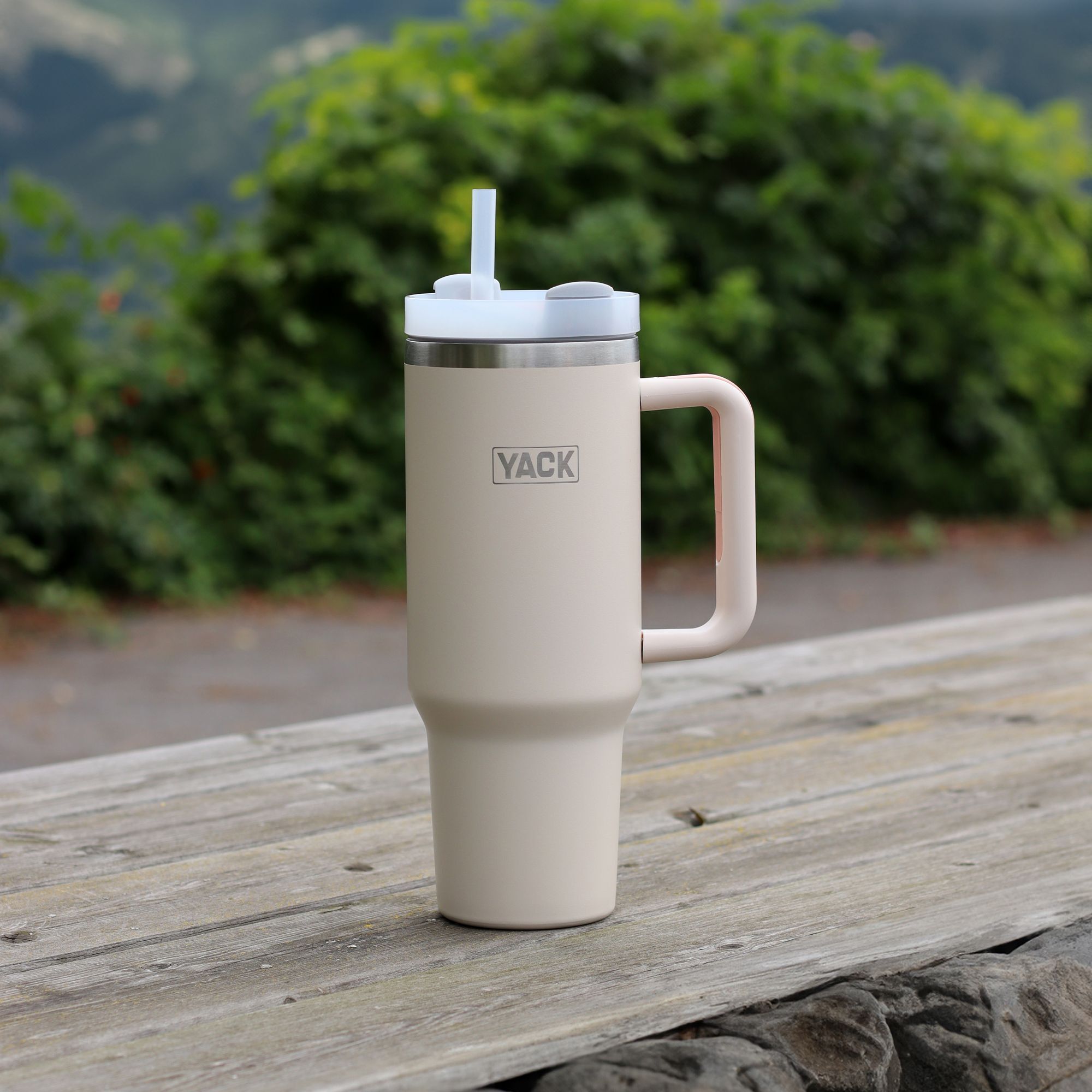 Gobelet isotherme rose clair 1,2L