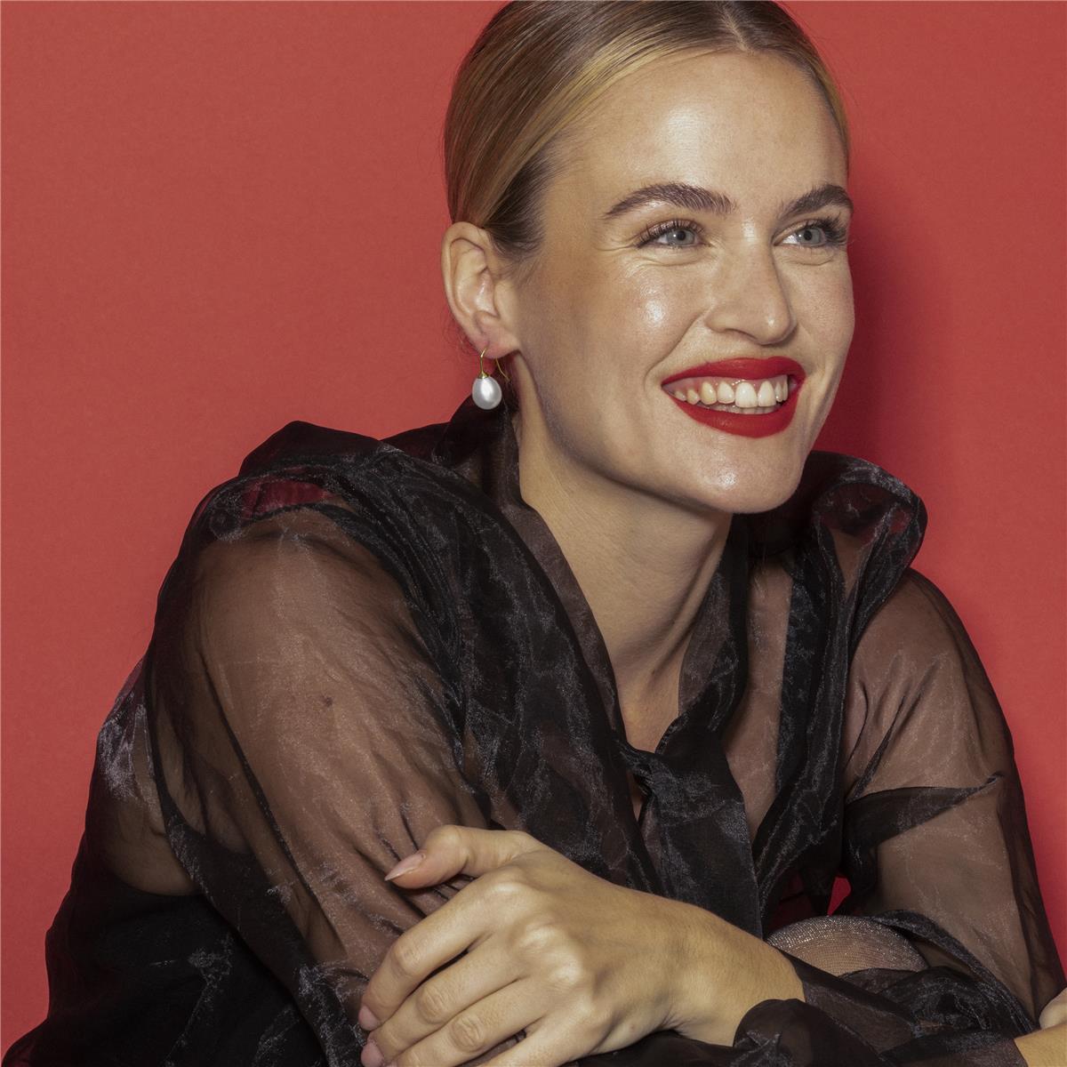 Pendientes con Perla Blanca acabado oro 18k