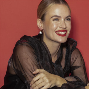 Pendientes con Perla Blanca acabado oro 18k