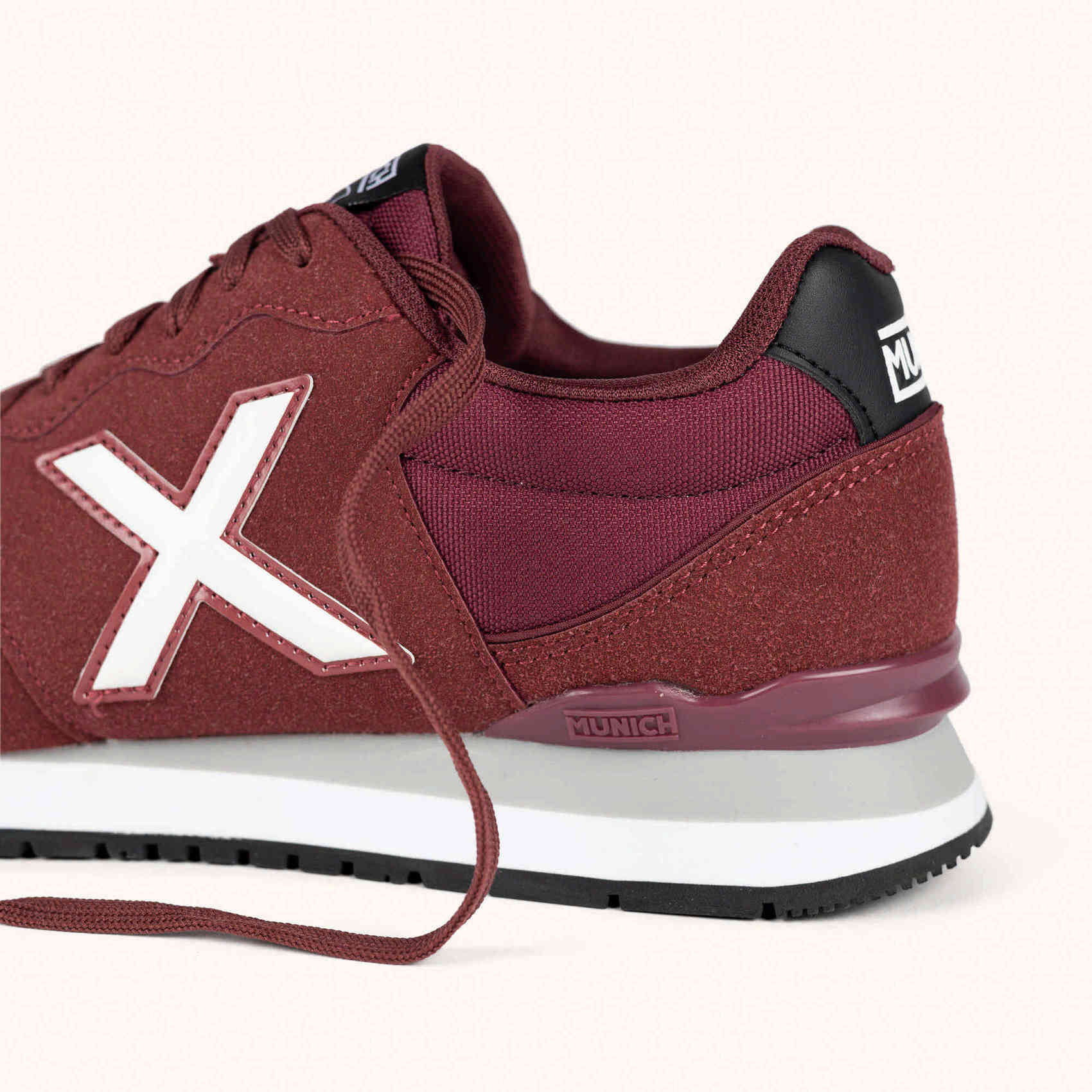 Zapatilla Retro Running Urbana en Granate MUNICH DASH 2.0 287