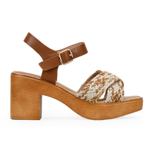 Sandalias de tacón marrones con rafia