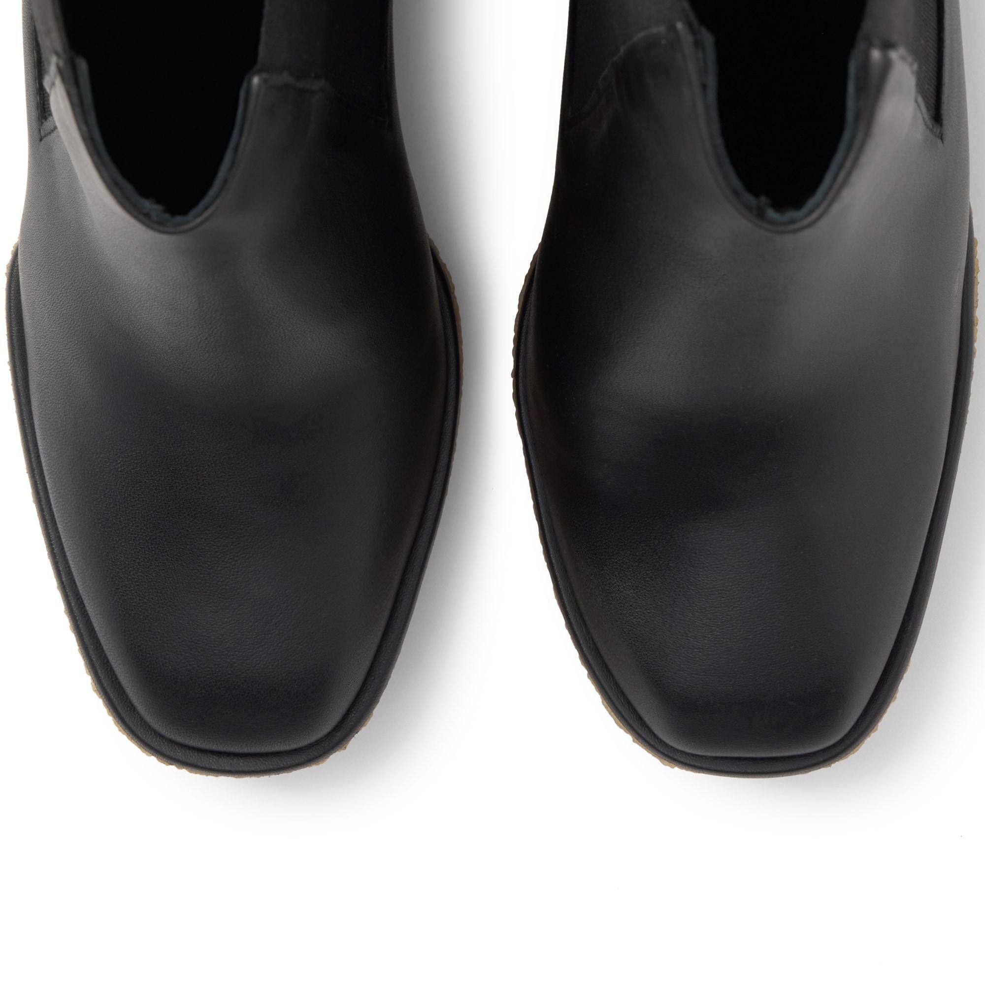 Botín de cuña Bambola en napa con cierre elástico