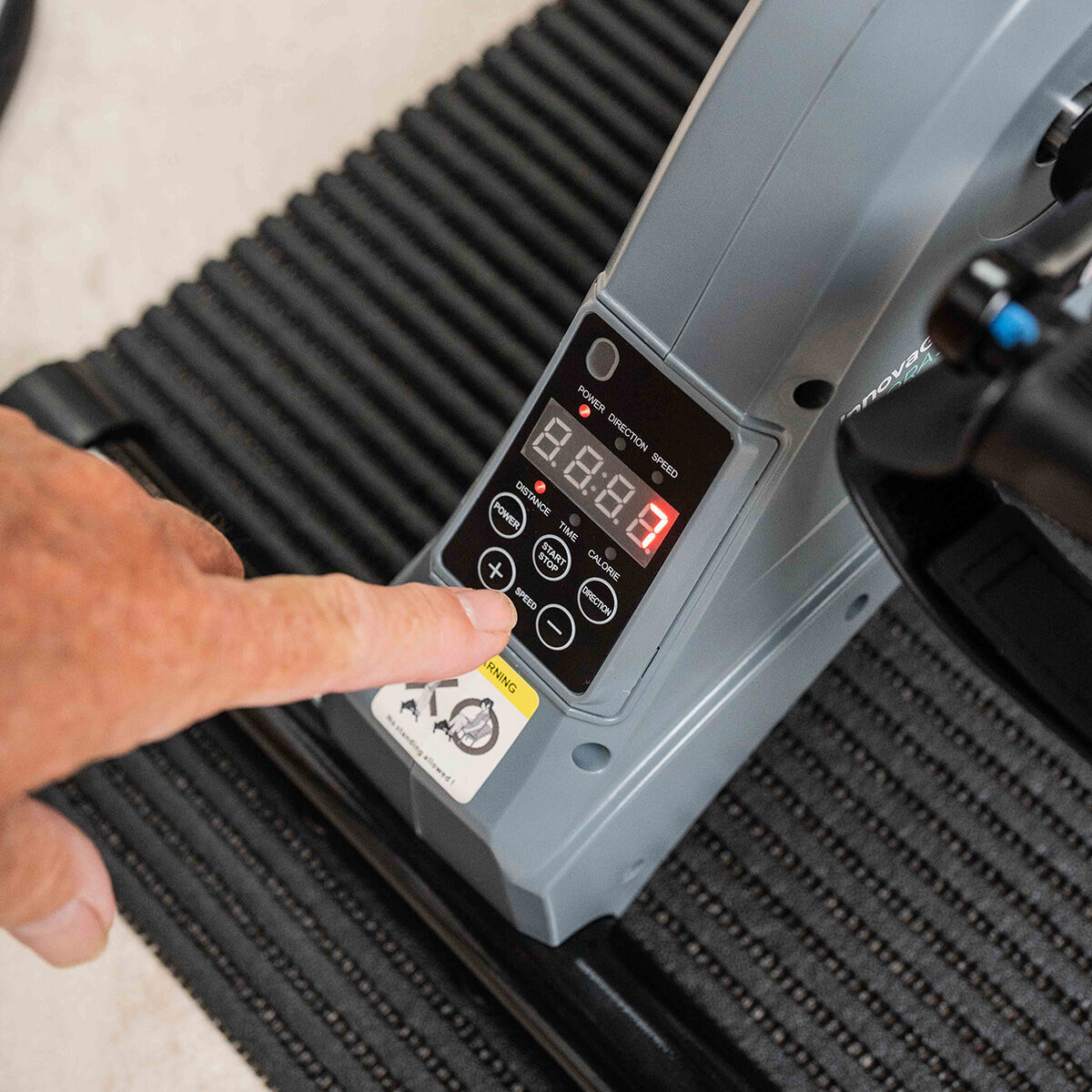 Pédaleur Électrique Assisté pour Bras et Jambes avec Tapis et Télécommande Velora 3000 InnovaGoods