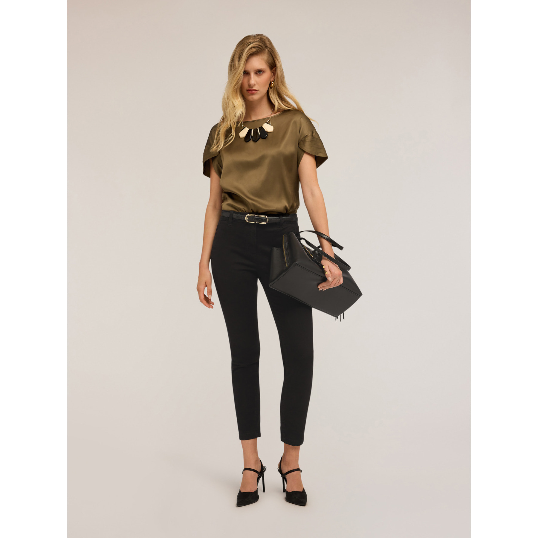 Motivi - Blusa con mangas de pétalo - Verde militare