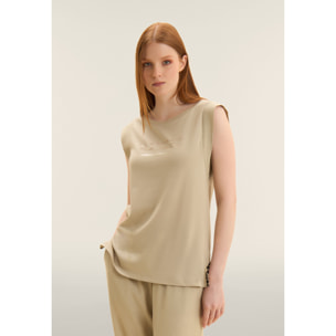 T-shirt con maniche in tessuto crinkle e scritta gioiello