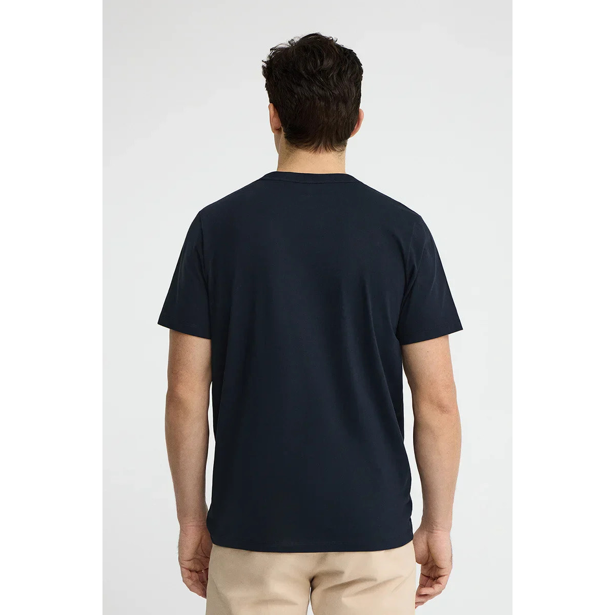 Camiseta azul marino con bolsillo y logo Rigby Go