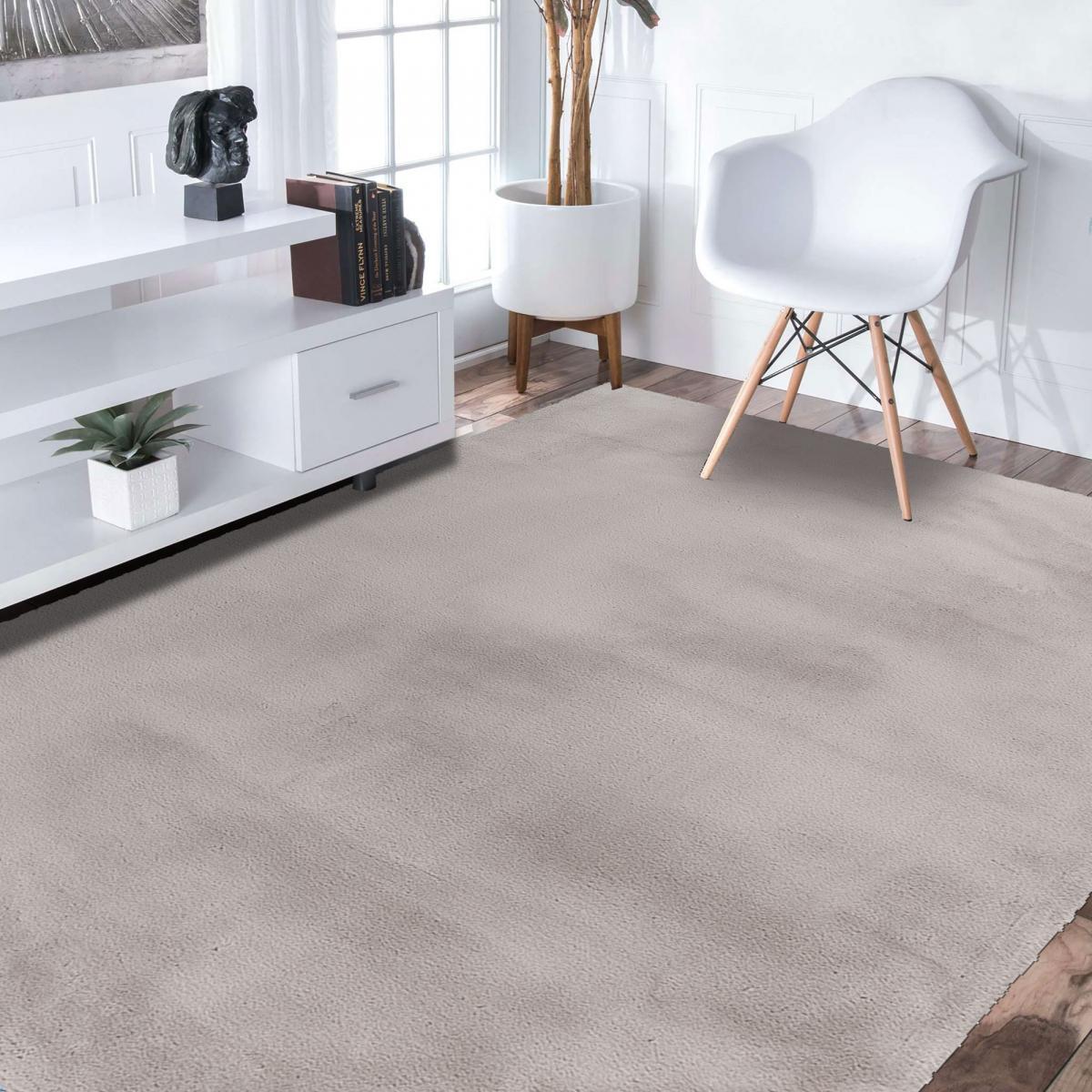 Tapis longs poils shaggy tufté motif uni HOHE