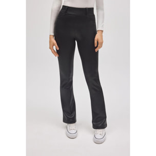 Pantaloni termici svasati effetto pelle elasticizzata nera