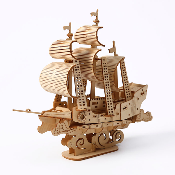 Modello in Legno 3D, design di Barca a vela con movimento meccanico. 83 pezzi.