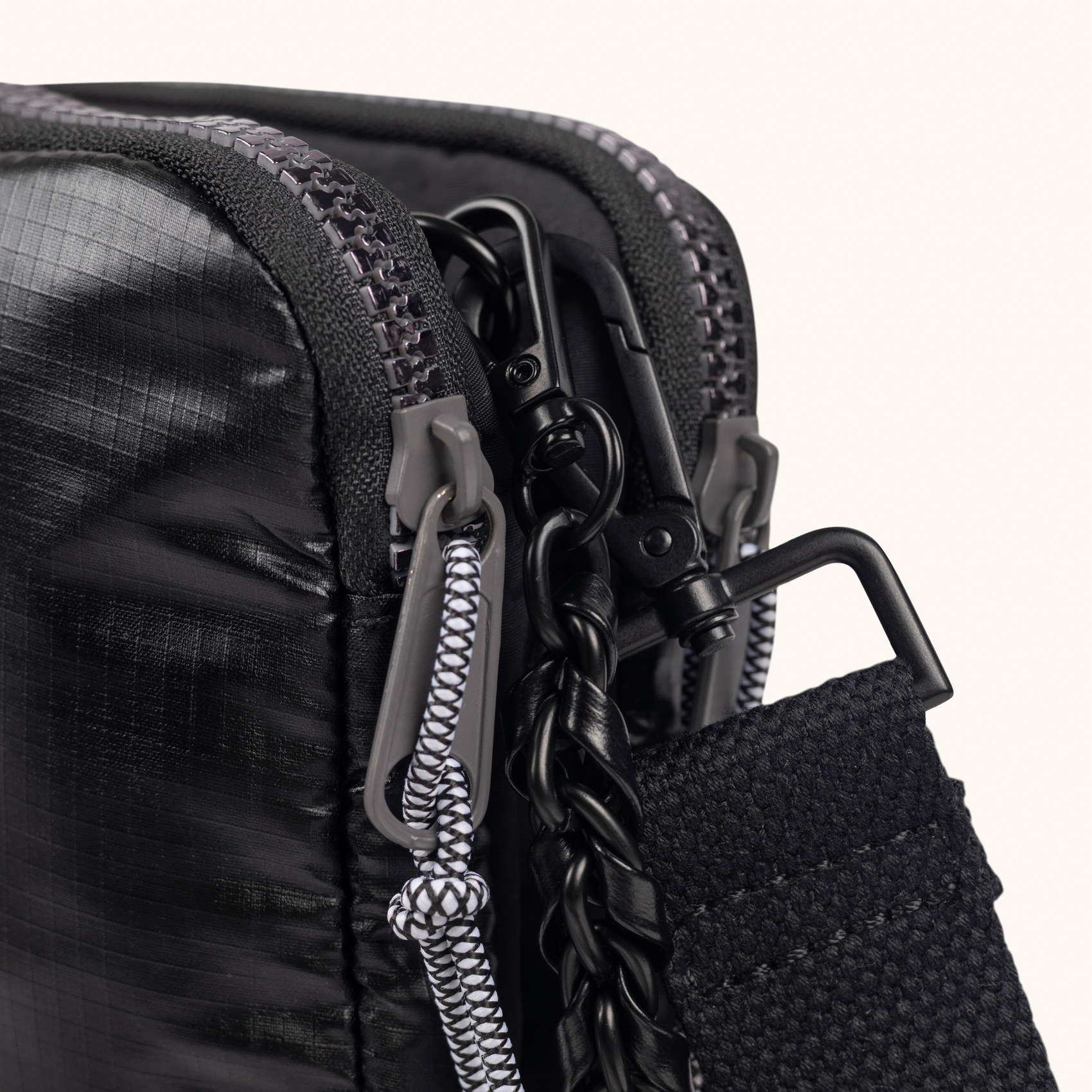 Bolso Bandolera Doble en Poliamida Reciclada DEEP RECYCLED CROSSBODY DOUBLE BLACK