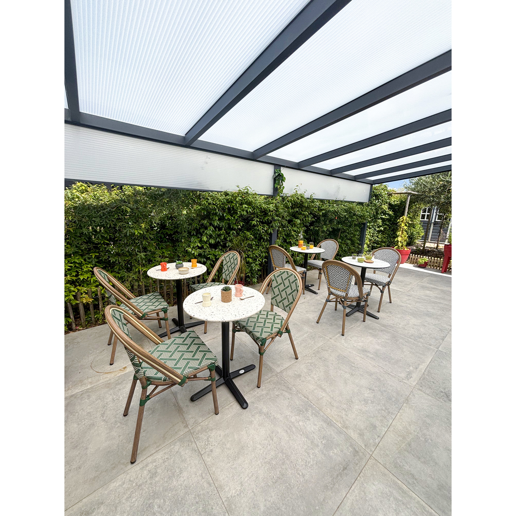 BISTRO - Table ronde de jardin en acier et plateau terrazzo