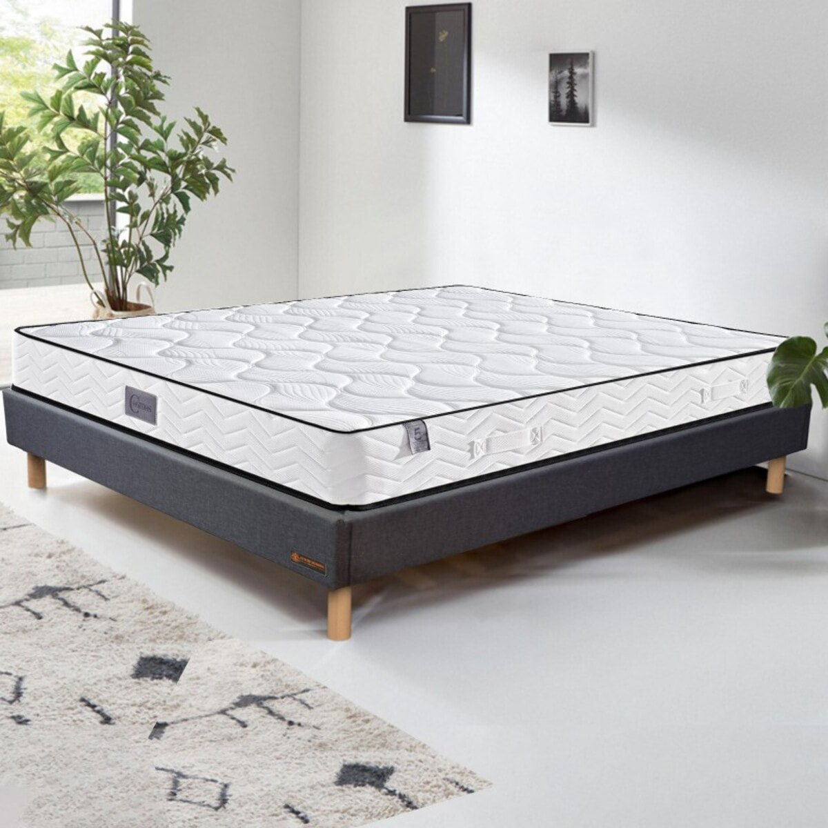 Ensemble Matelas Cosmos ressorts et mémoire de forme avec son sommier Sophia en tissu gris foncé