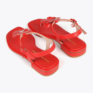 Sandali con fascetta infradito e fiore