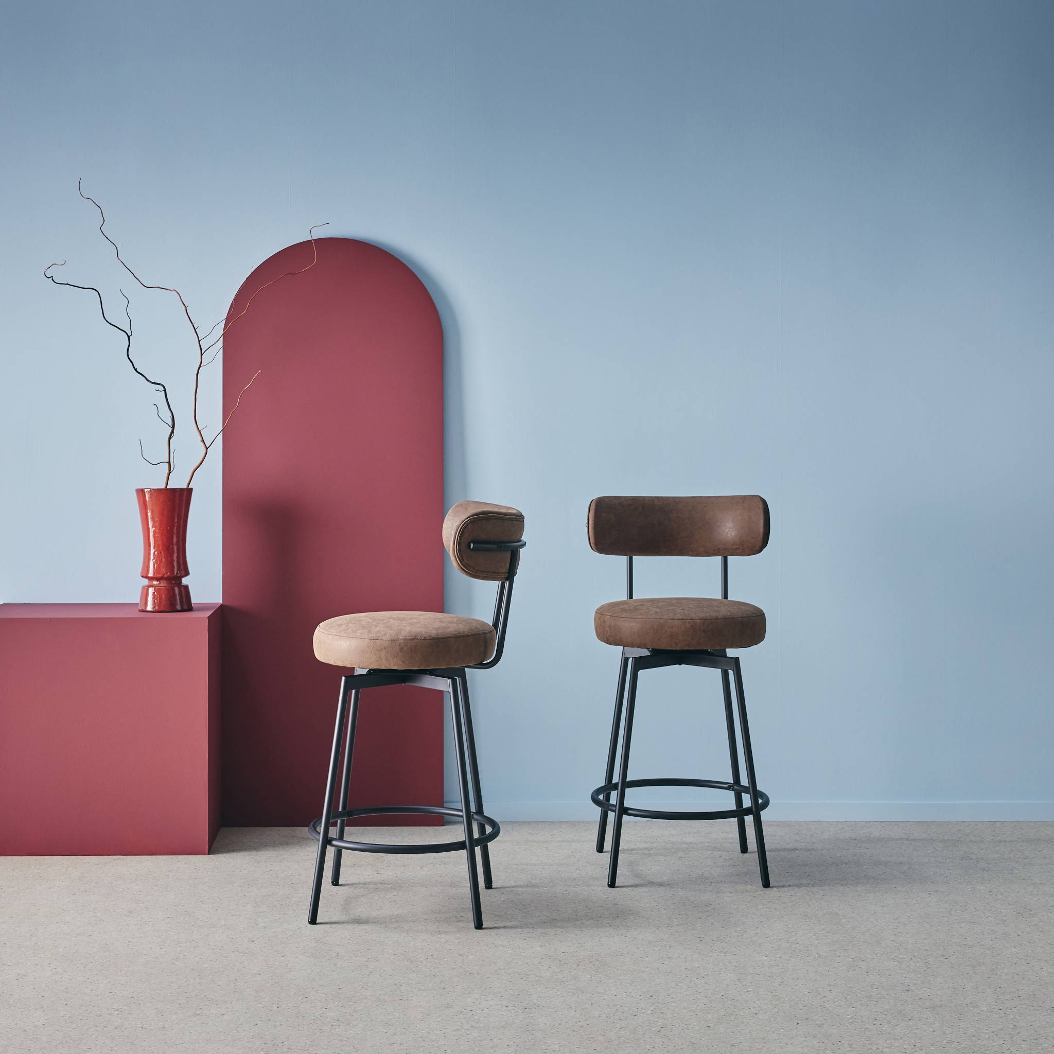 Tabouret de bar assise rotative métal et simili cuir 66cm (lot de 2) IRIS