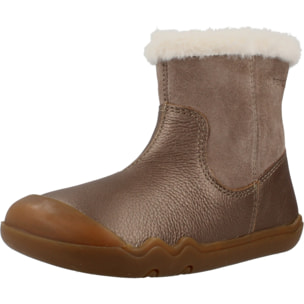 Zapatillas Niña de la marca GEOX  modelo B6663A 022AK B STEPPIEUP BEIS