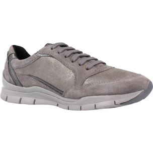 Sneakers de  Mujer de la marca GEOX  modelo D SUKIE B GRIS