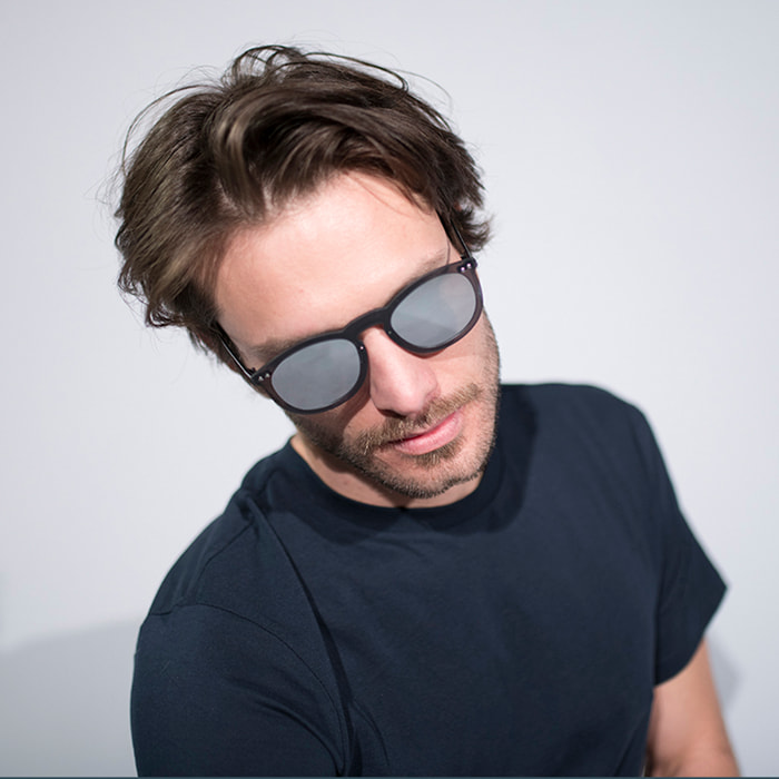 Gafas de sol PALO ALTO HELSINKI - Negro transparente / De espejo plateada y patillas de metal negro mate