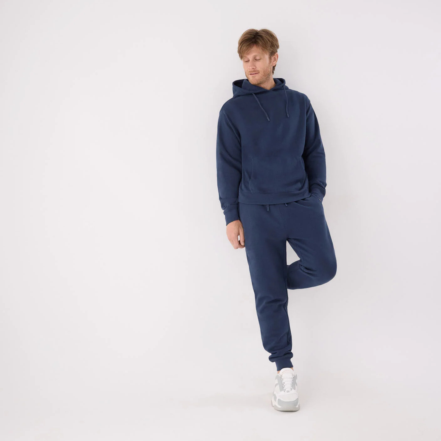 Sudadera deportiva hombre afelpada con capucha azul marino